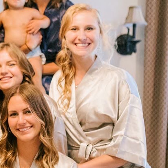 Silver Robe - Picture 6 of 6